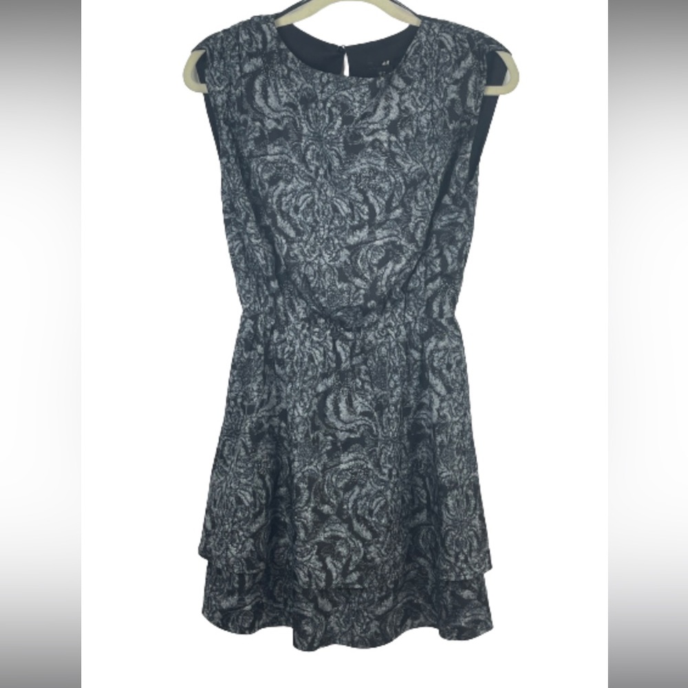 Women’s size 6 sleeveless dress from H&M, blackish gray